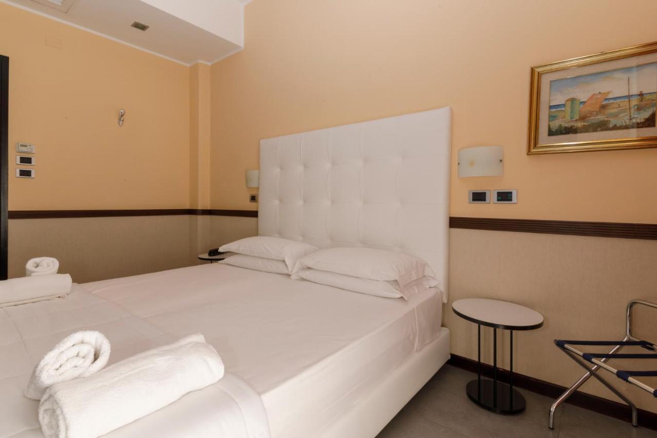 Hotel Derby Rimini Exteriör bild