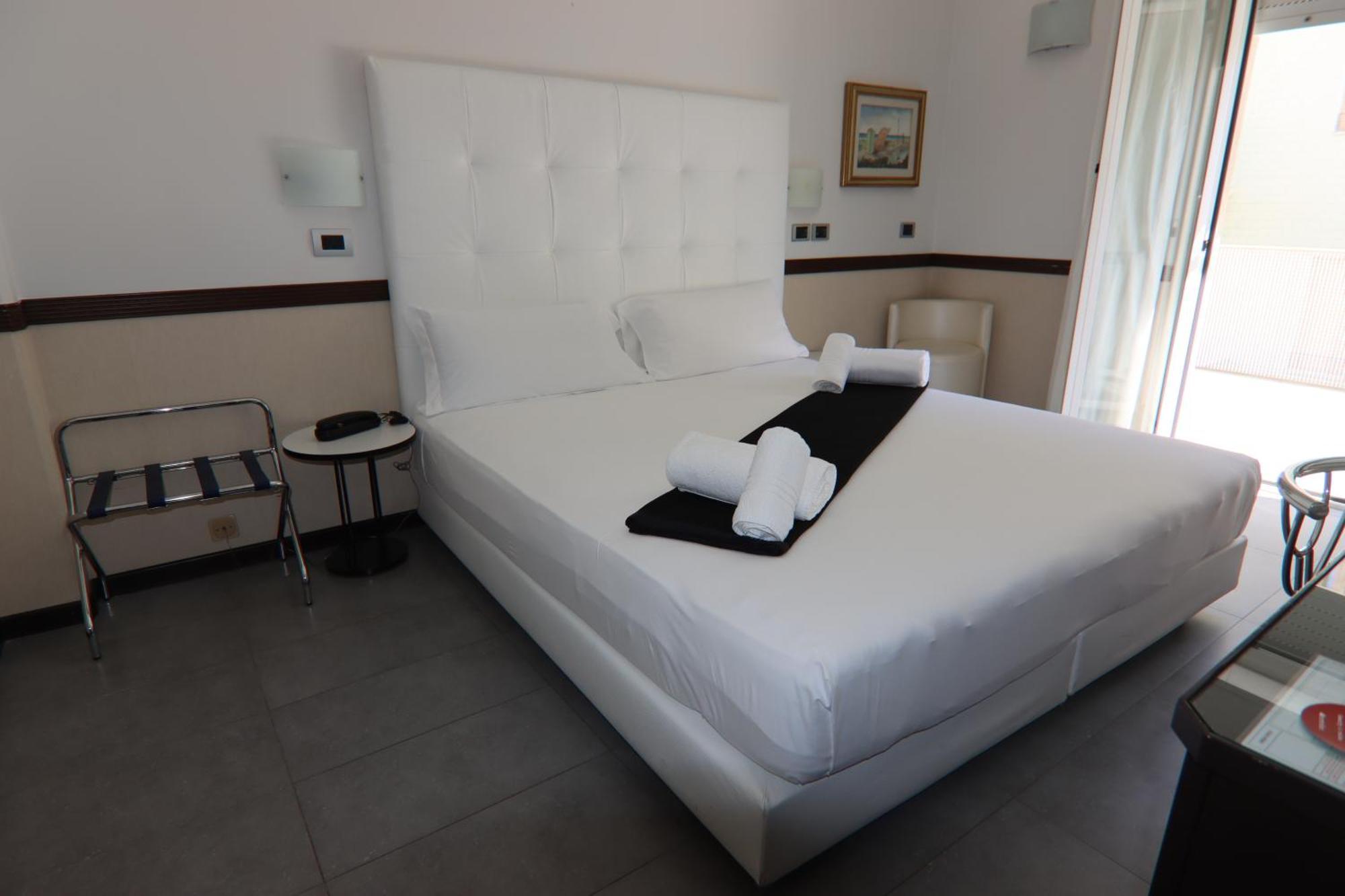 Hotel Derby Rimini Exteriör bild